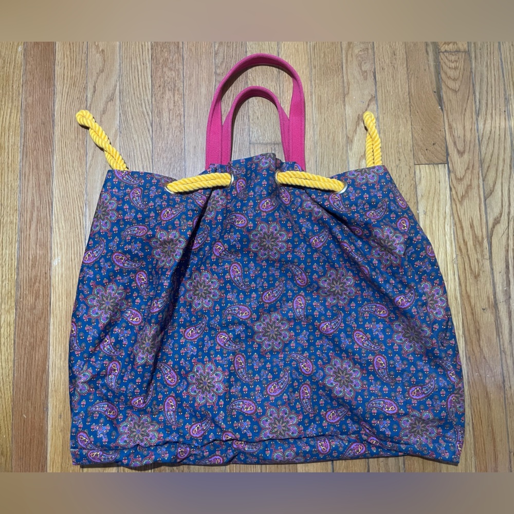 - Marc Jacob’s large Paisley tote bag. - Picture 2 of 7